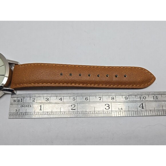Q & Q Quartz Mens 42mm Watch Brown Strap New Battery 30m Water Resistant Classic - Picture 8 of 12